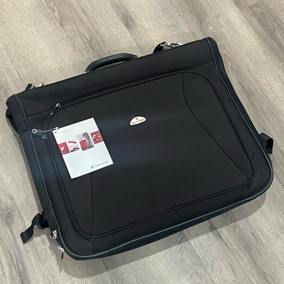 NWT Samsonite 700 Series Ultravalet Classic Black Travel Garment Bag - Picture 1 of 10